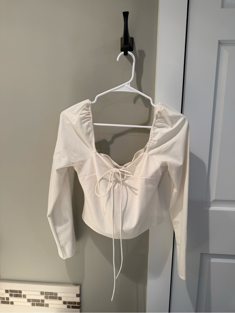 Abercrombie & Fitch Cream Long-Sleeve Tie-Front Blouse